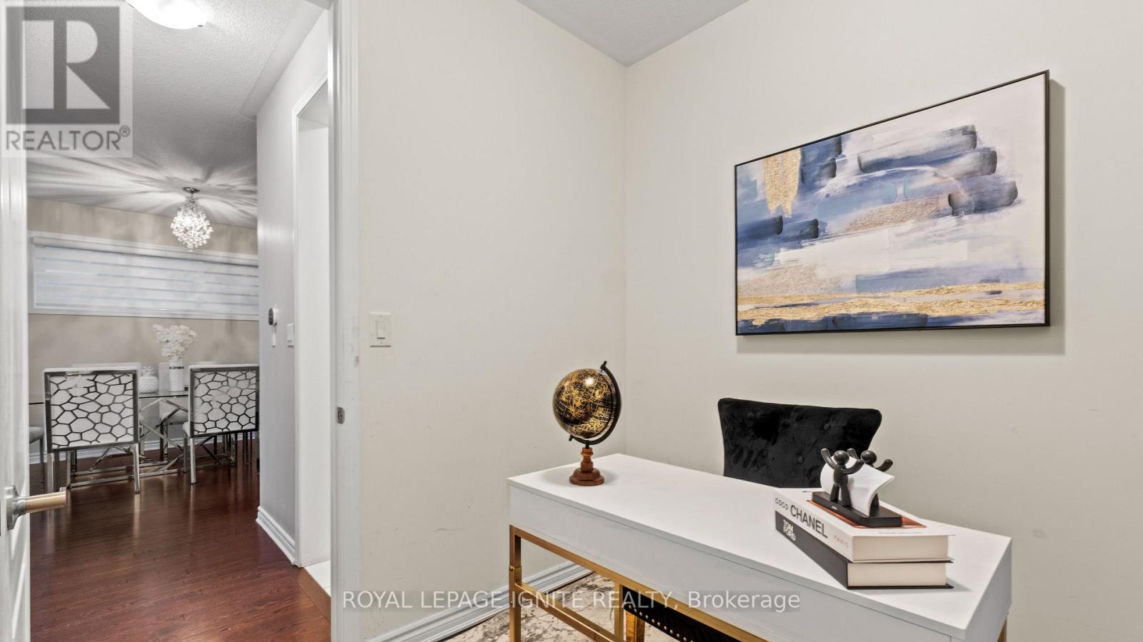 Photo 3 of 60 Westfield Drive, Whitby ON