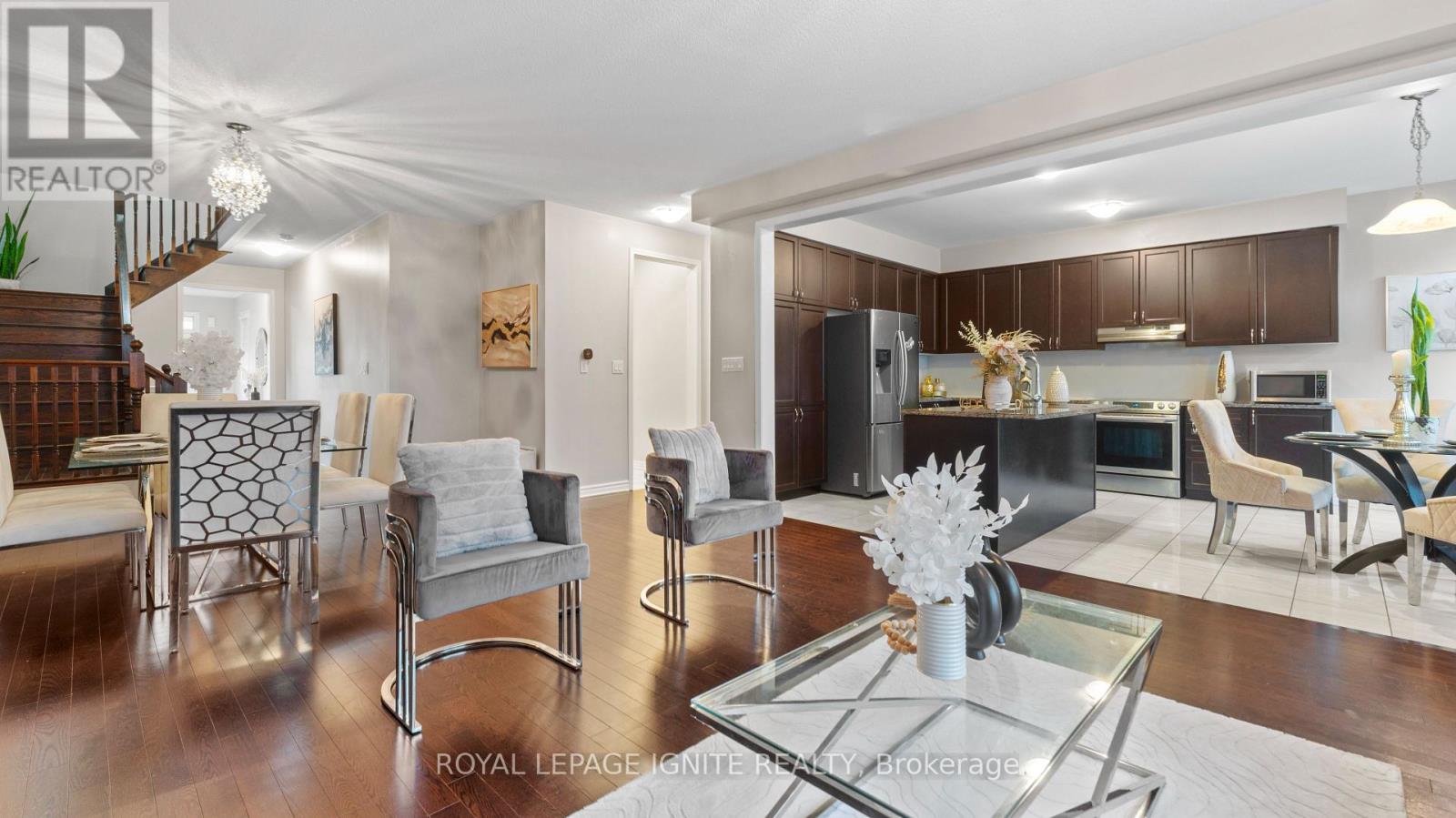Photo 7 of 60 Westfield Drive, Whitby ON