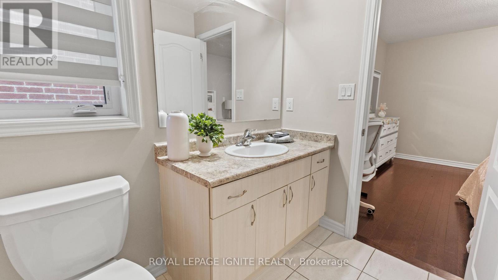 Photo 28 of 60 Westfield Drive, Whitby ON