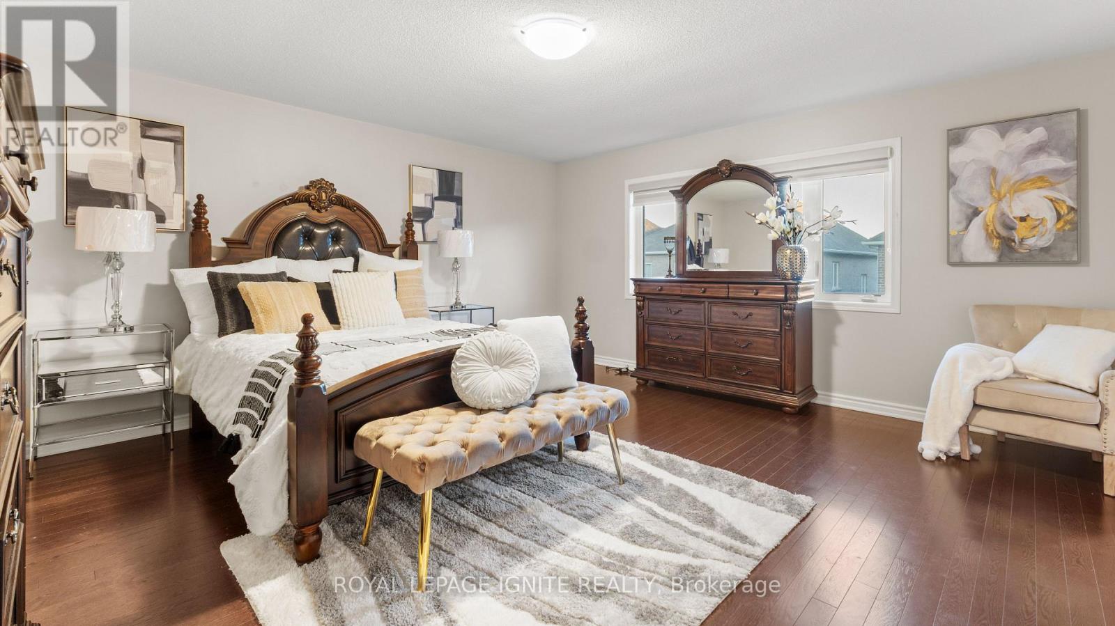 Photo 11 of 60 Westfield Drive, Whitby ON