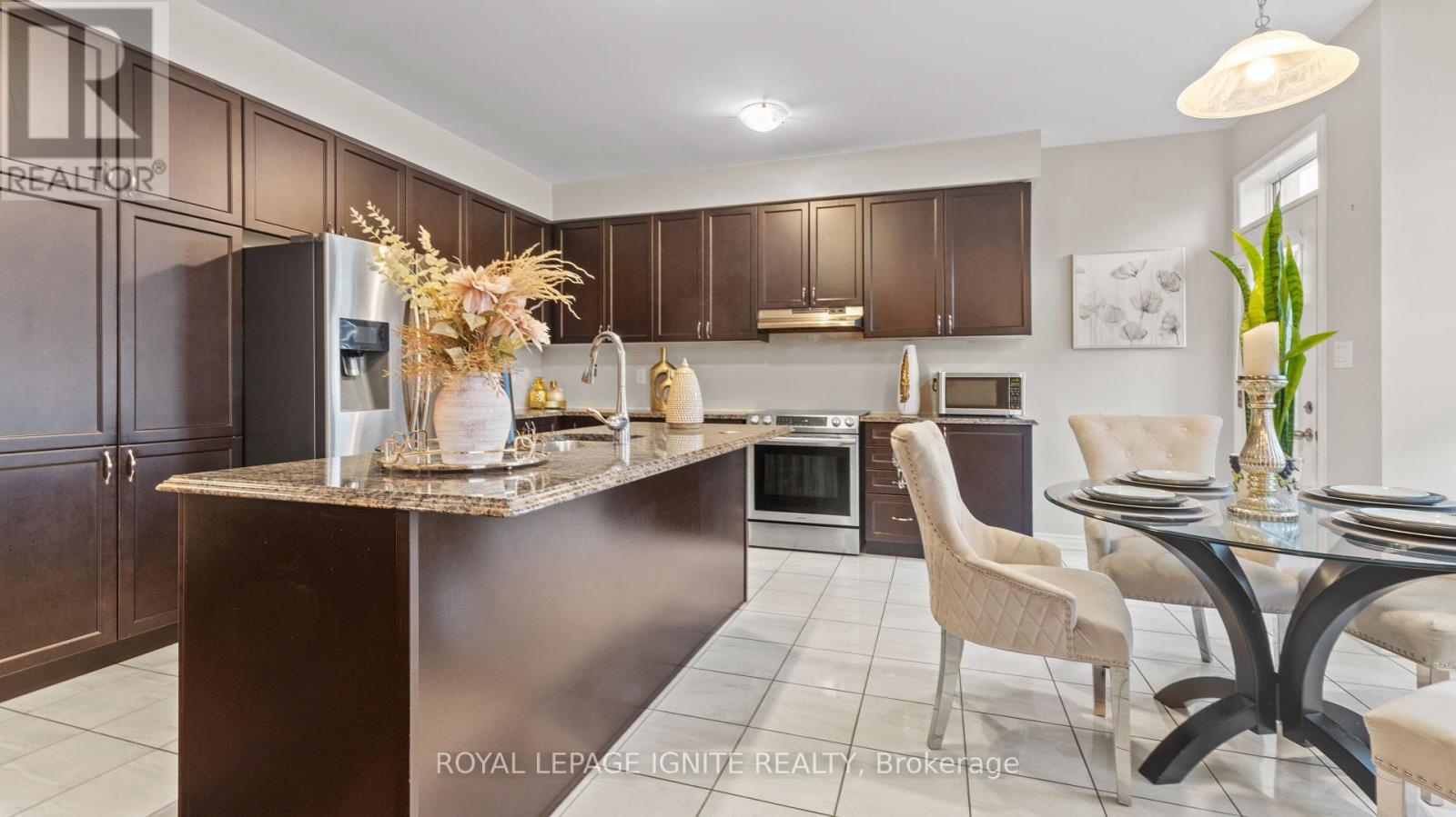 Photo 32 of 60 Westfield Drive, Whitby ON