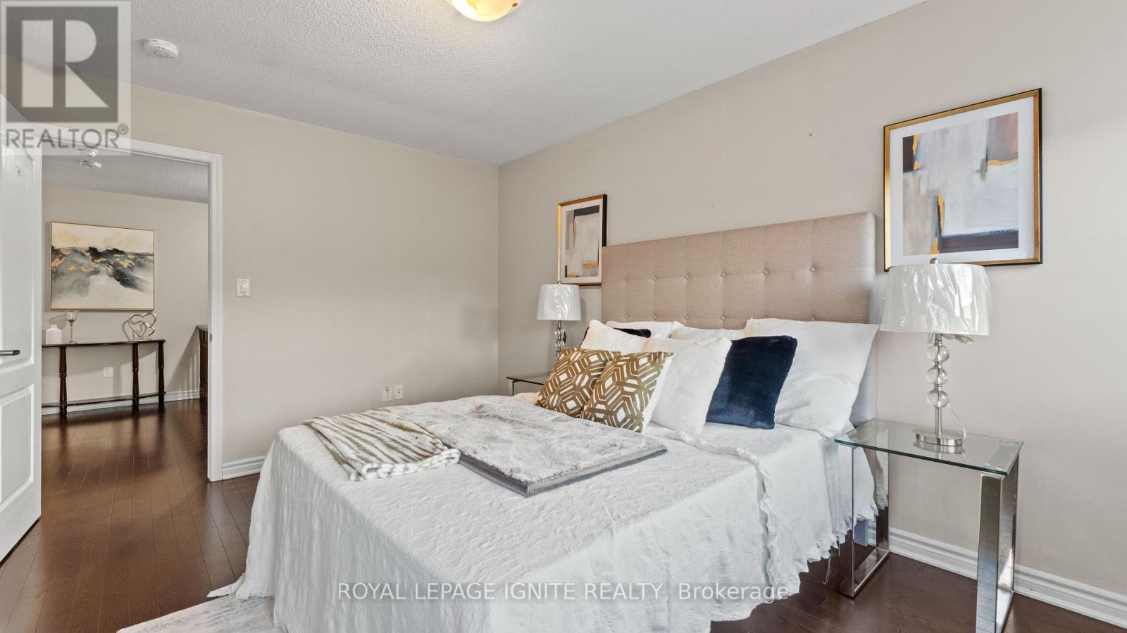 Photo 17 of 60 Westfield Drive, Whitby ON