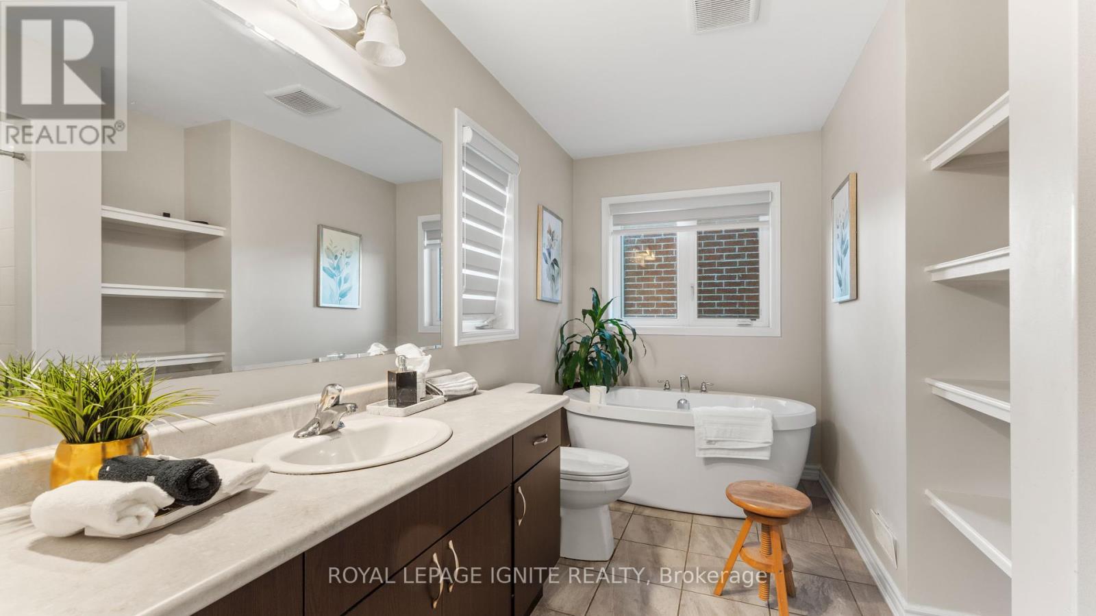 Photo 9 of 60 Westfield Drive, Whitby ON