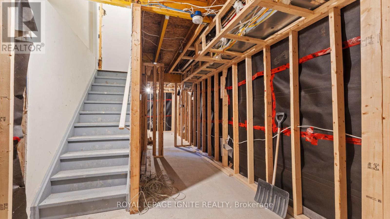 Photo 21 of 60 Westfield Drive, Whitby ON