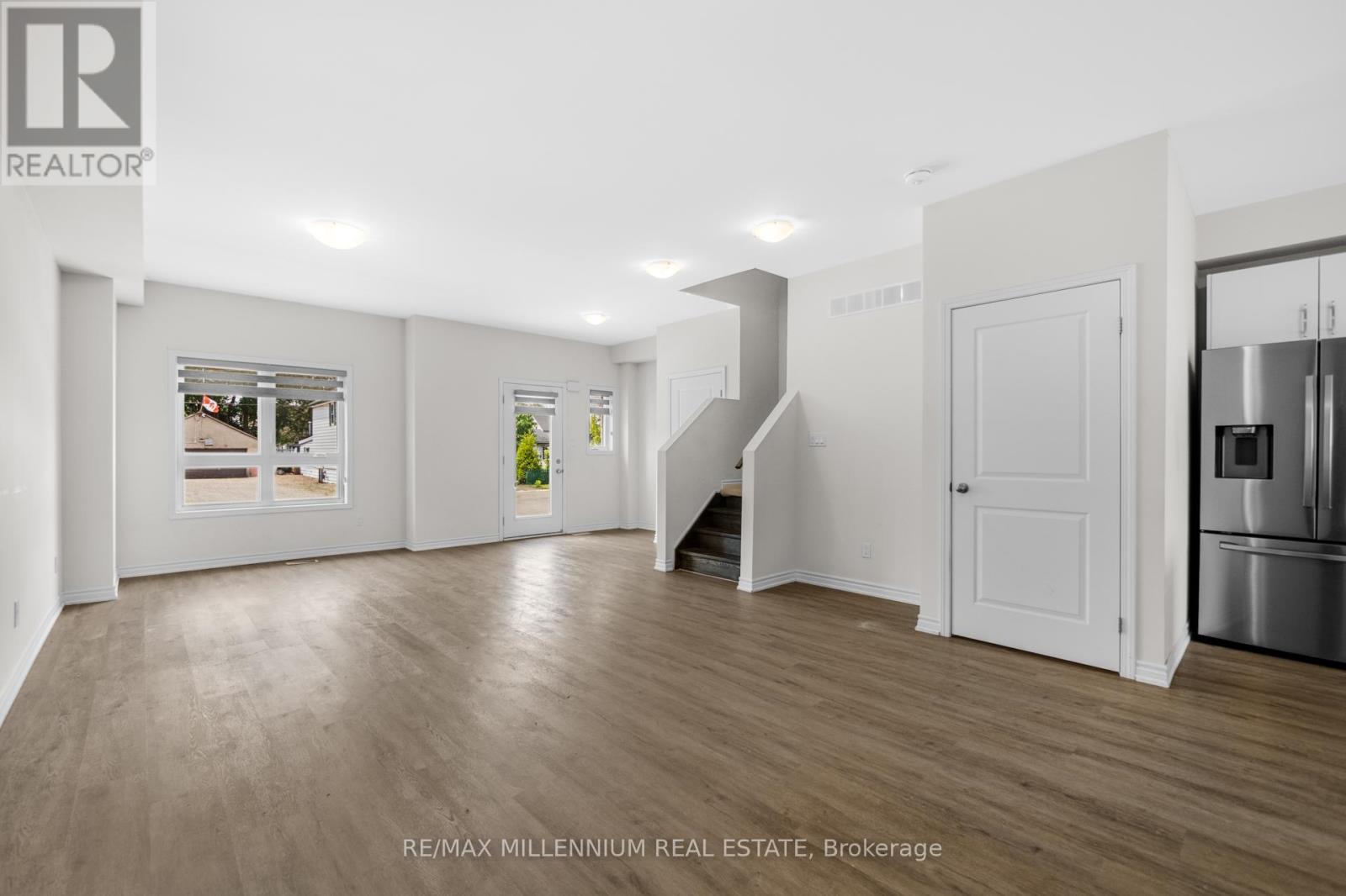 Photo 40 of 19 Perenack Avenue, Welland ON