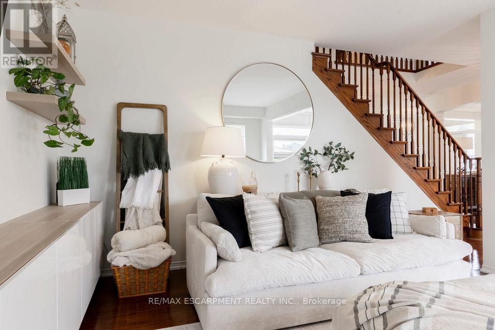 Photo 37 of 44 Fowler Drive, Hamilton ON