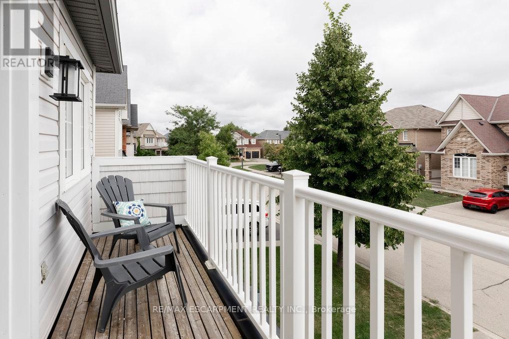 Photo 14 of 44 Fowler Drive, Hamilton ON
