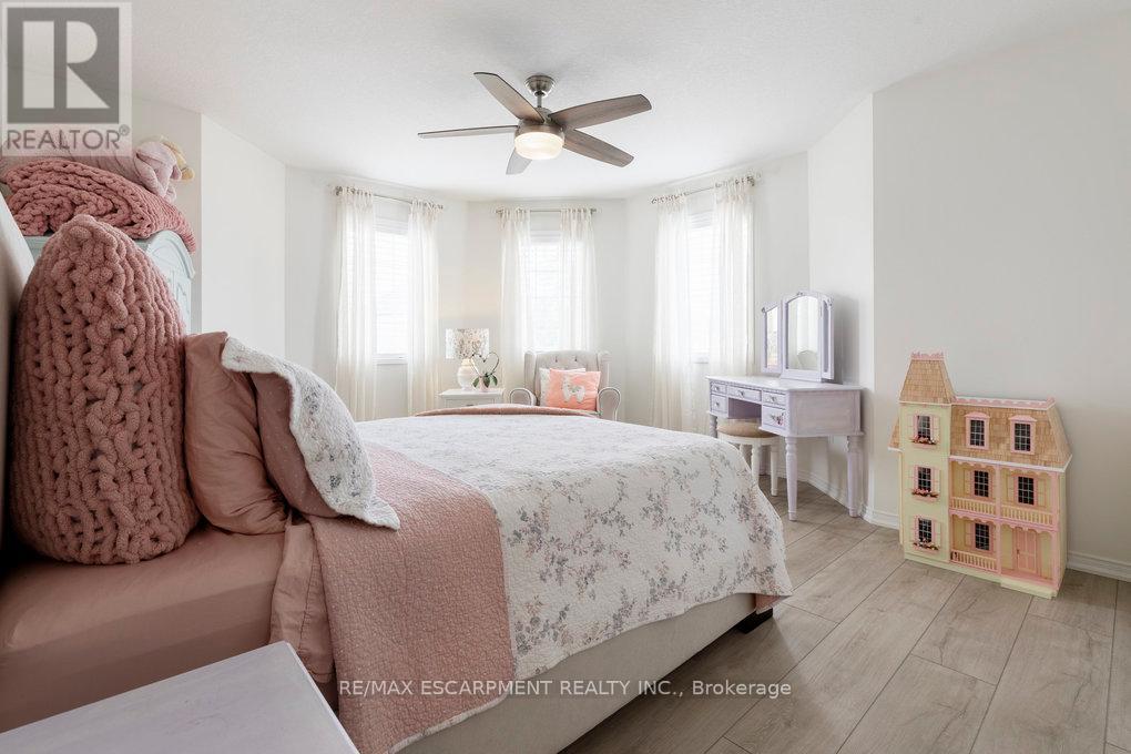 Photo 20 of 44 Fowler Drive, Hamilton ON