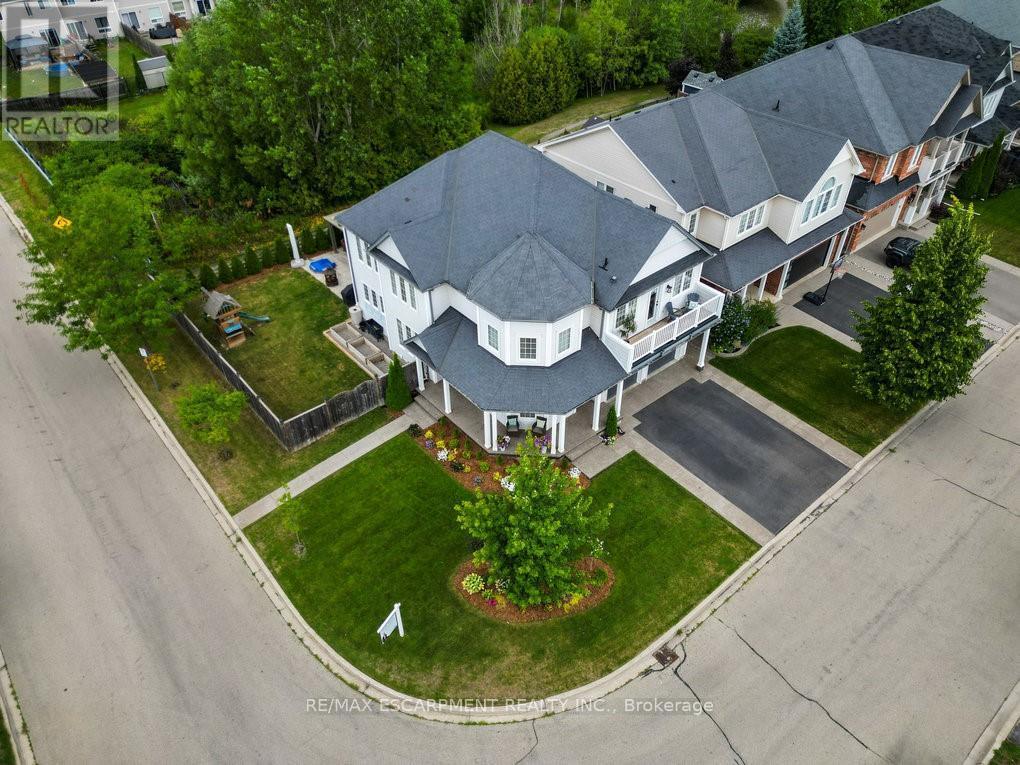 Photo 17 of 44 Fowler Drive, Hamilton ON