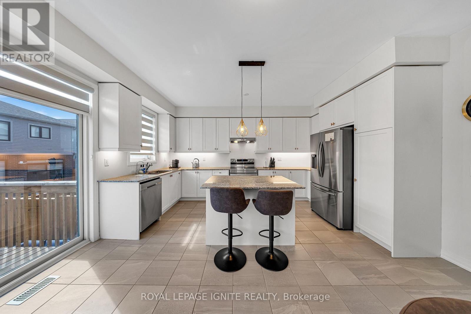 Photo 11 of 163 Spitfire Drive, Hamilton ON