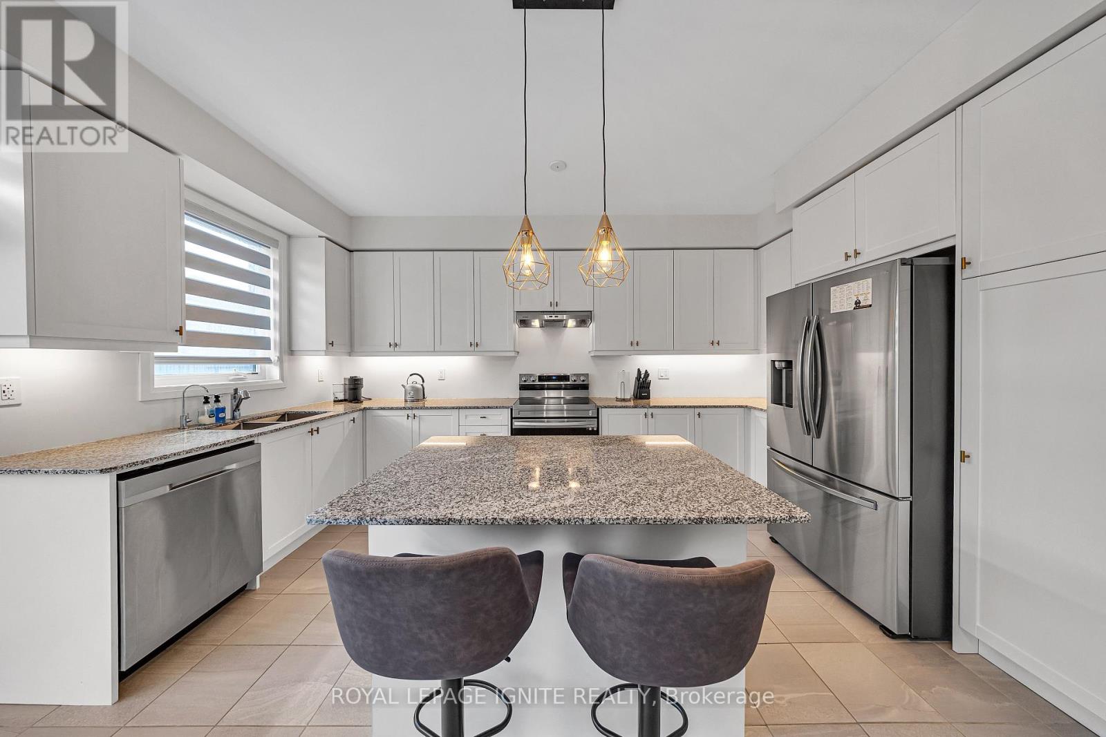 Photo 12 of 163 Spitfire Drive, Hamilton ON