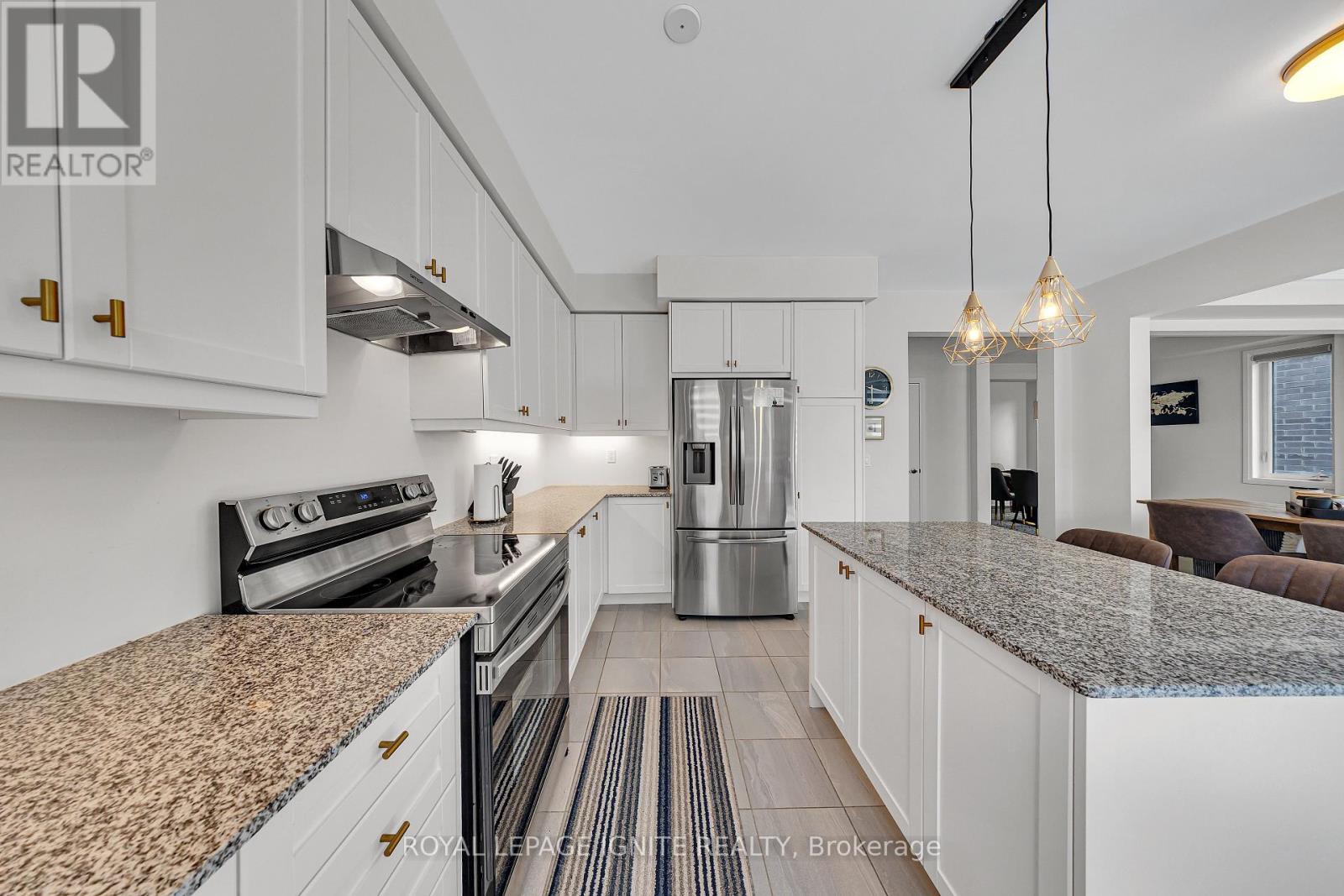 Photo 15 of 163 Spitfire Drive, Hamilton ON
