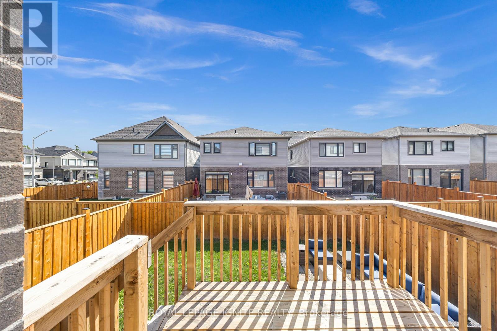Photo 18 of 163 Spitfire Drive, Hamilton ON