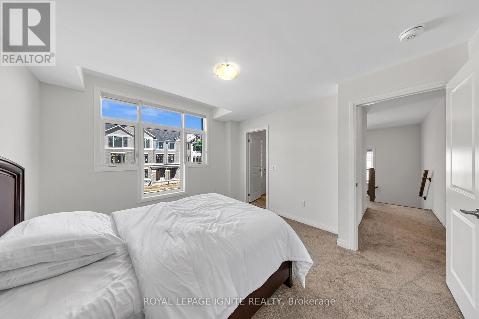 Photo 25 of 163 Spitfire Drive, Hamilton ON