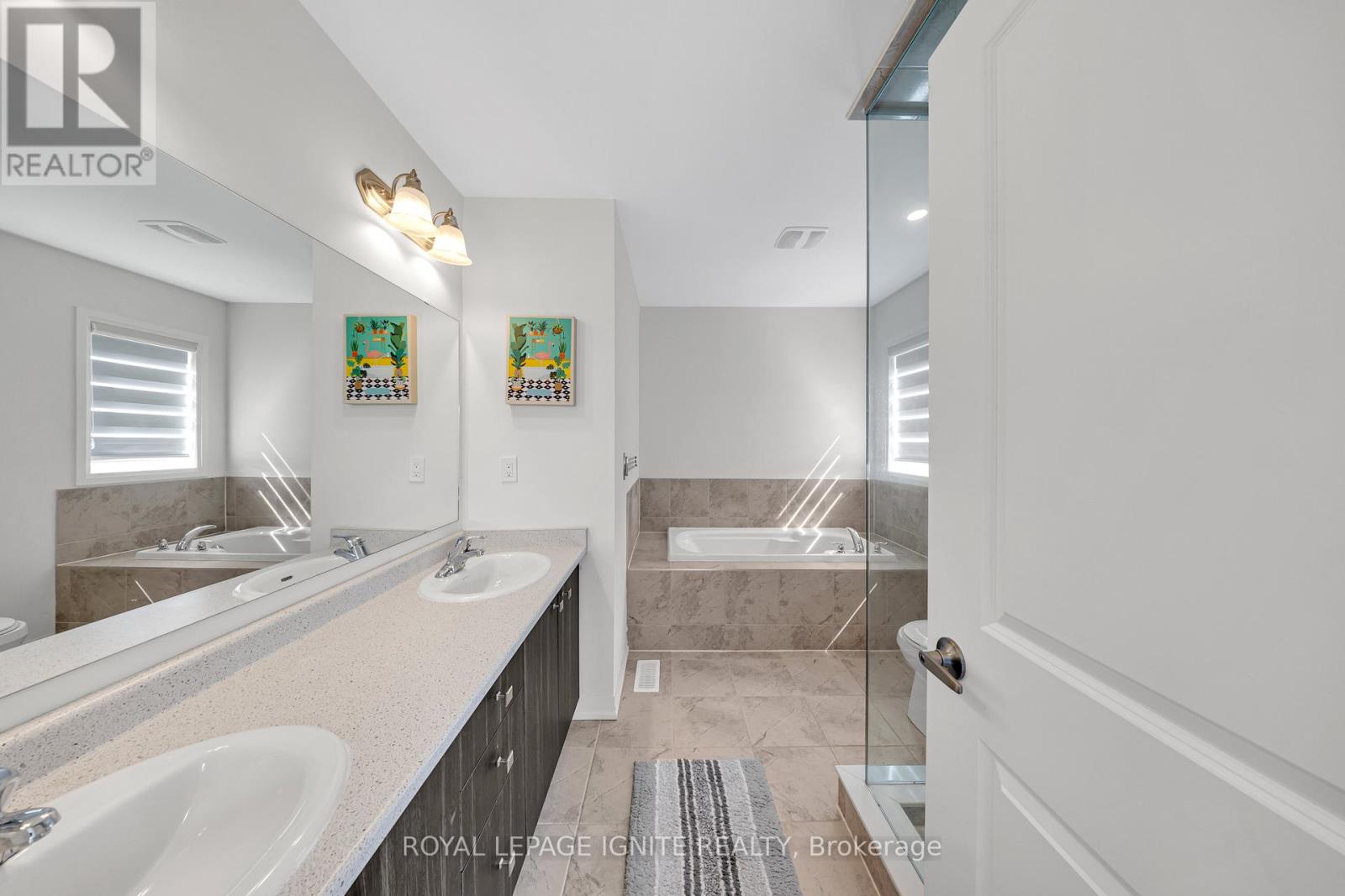 Photo 31 of 163 Spitfire Drive, Hamilton ON