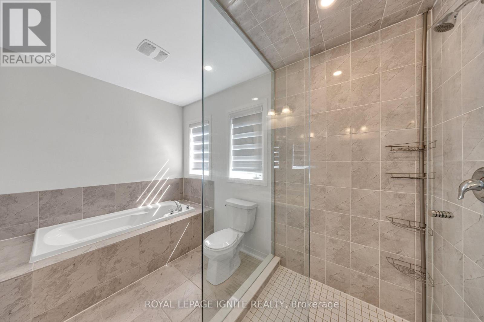 Photo 33 of 163 Spitfire Drive, Hamilton ON