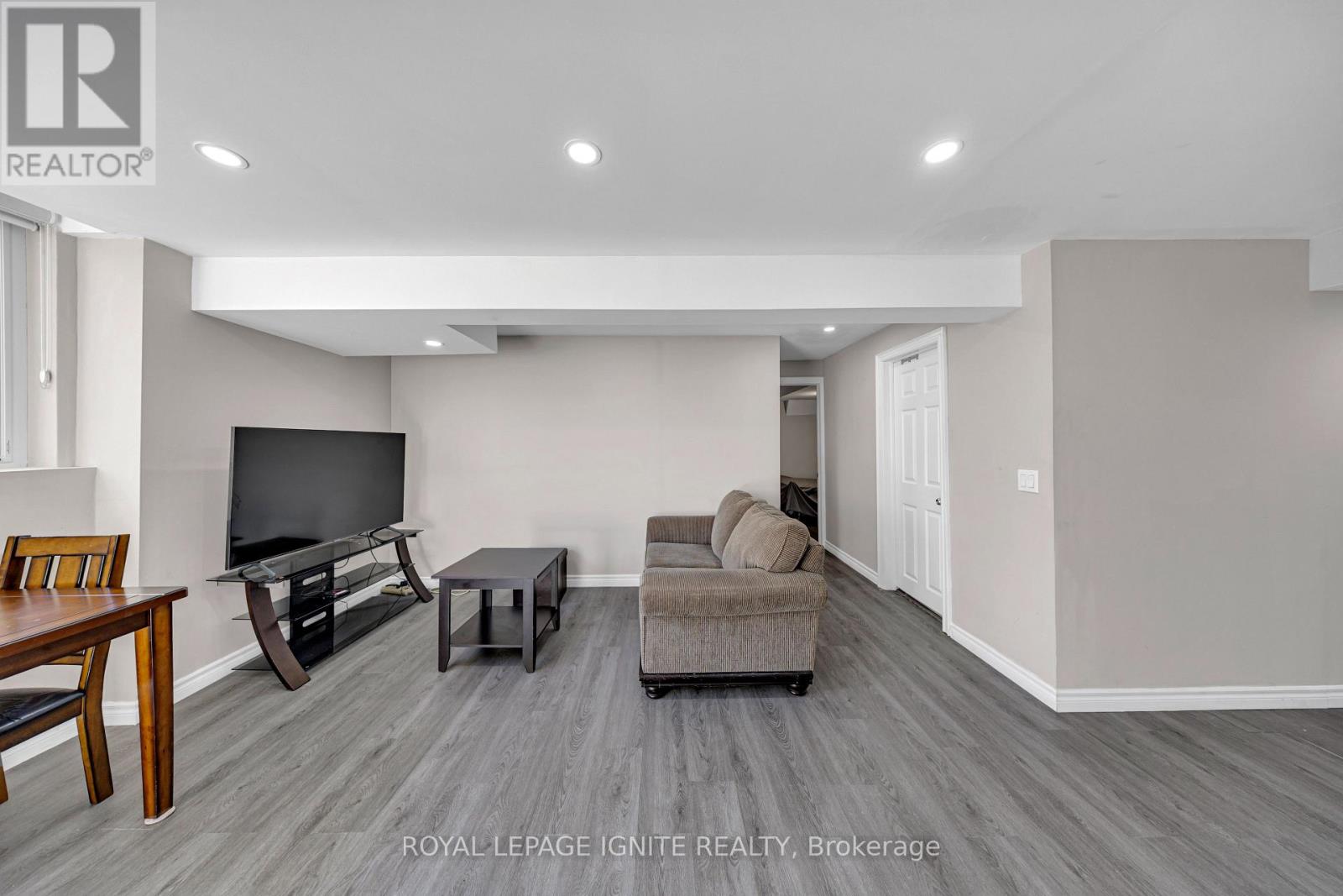 Photo 41 of 163 Spitfire Drive, Hamilton ON
