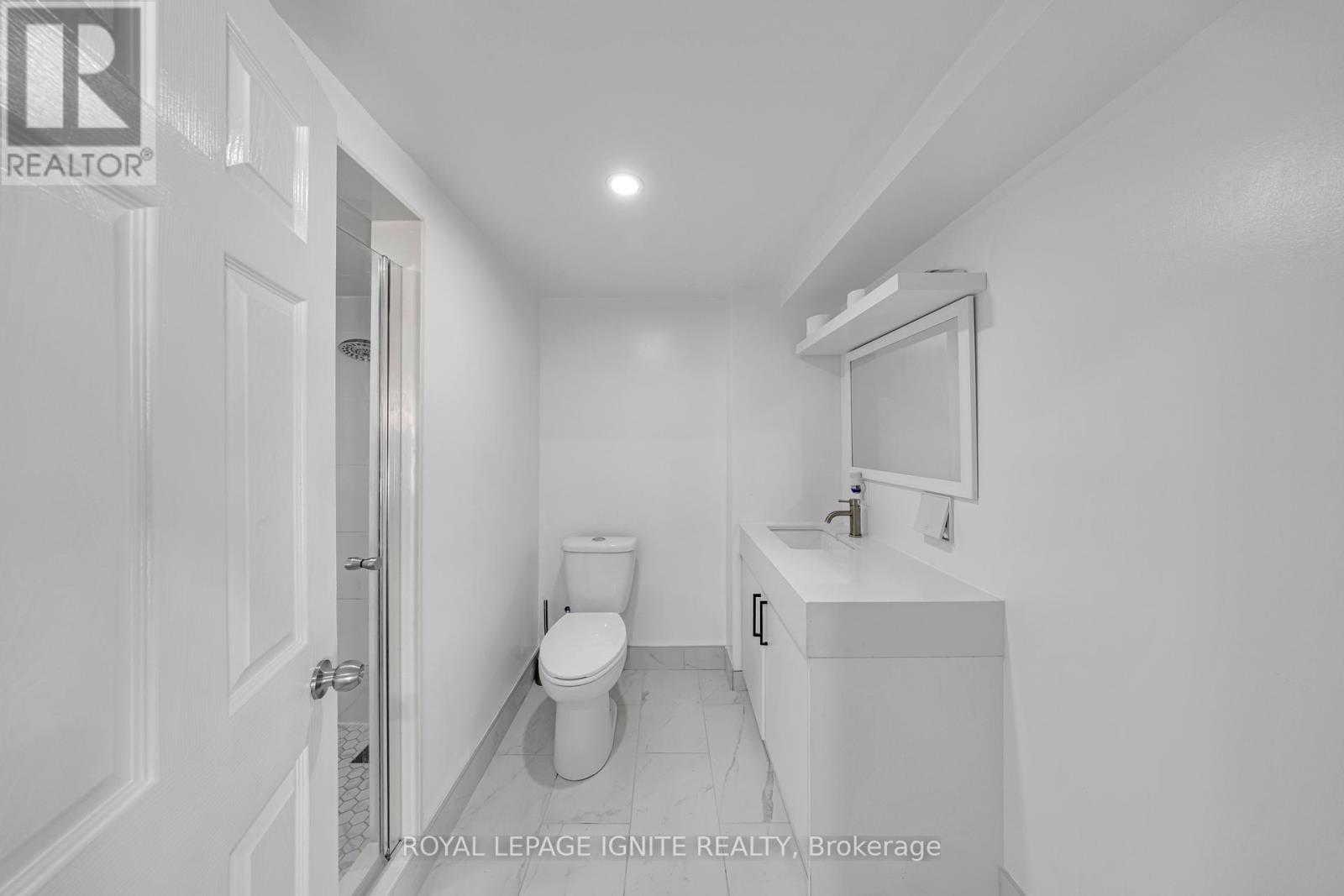 Photo 44 of 163 Spitfire Drive, Hamilton ON