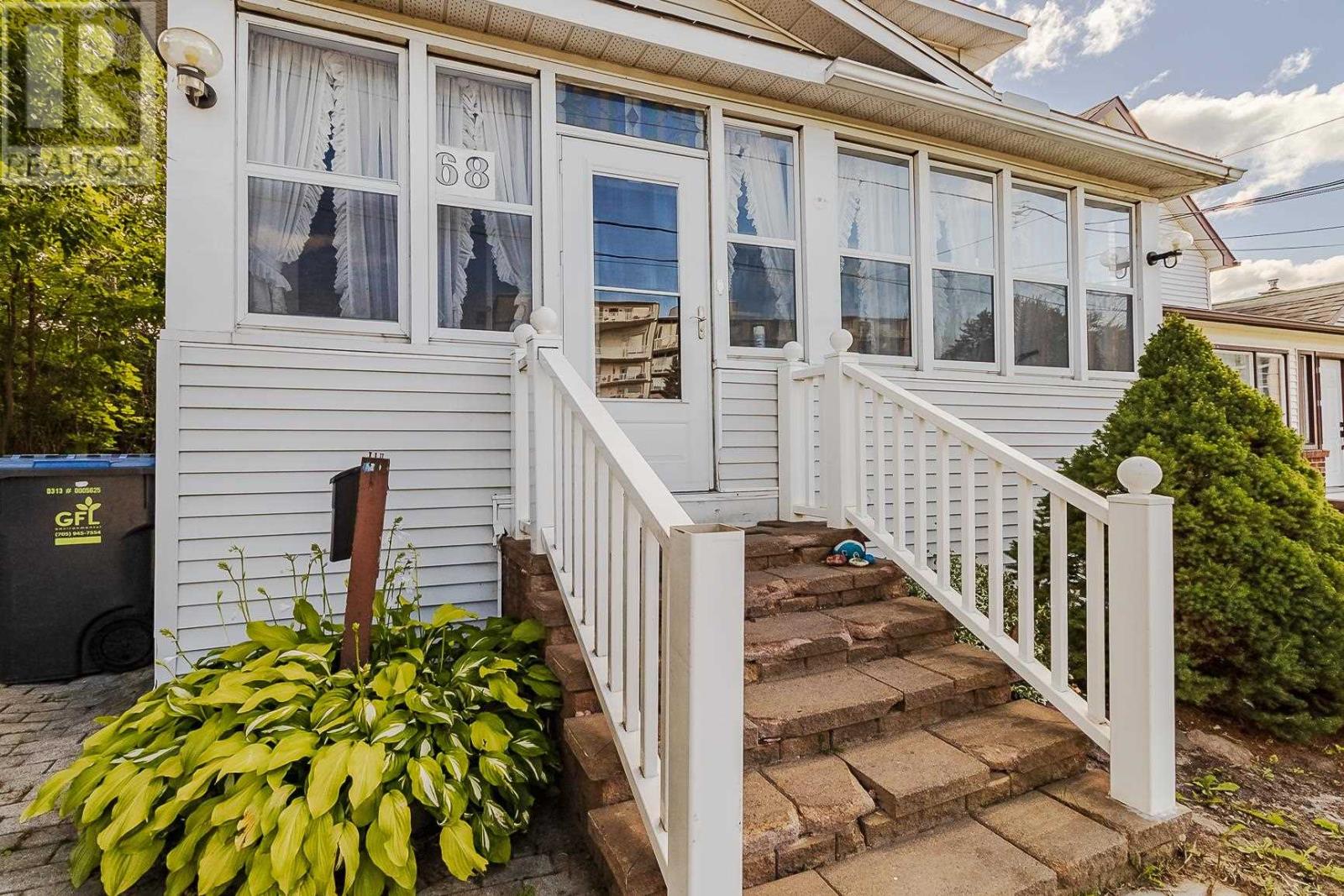 Photo 1 of 68 Pine St, Sault Ste Marie ON