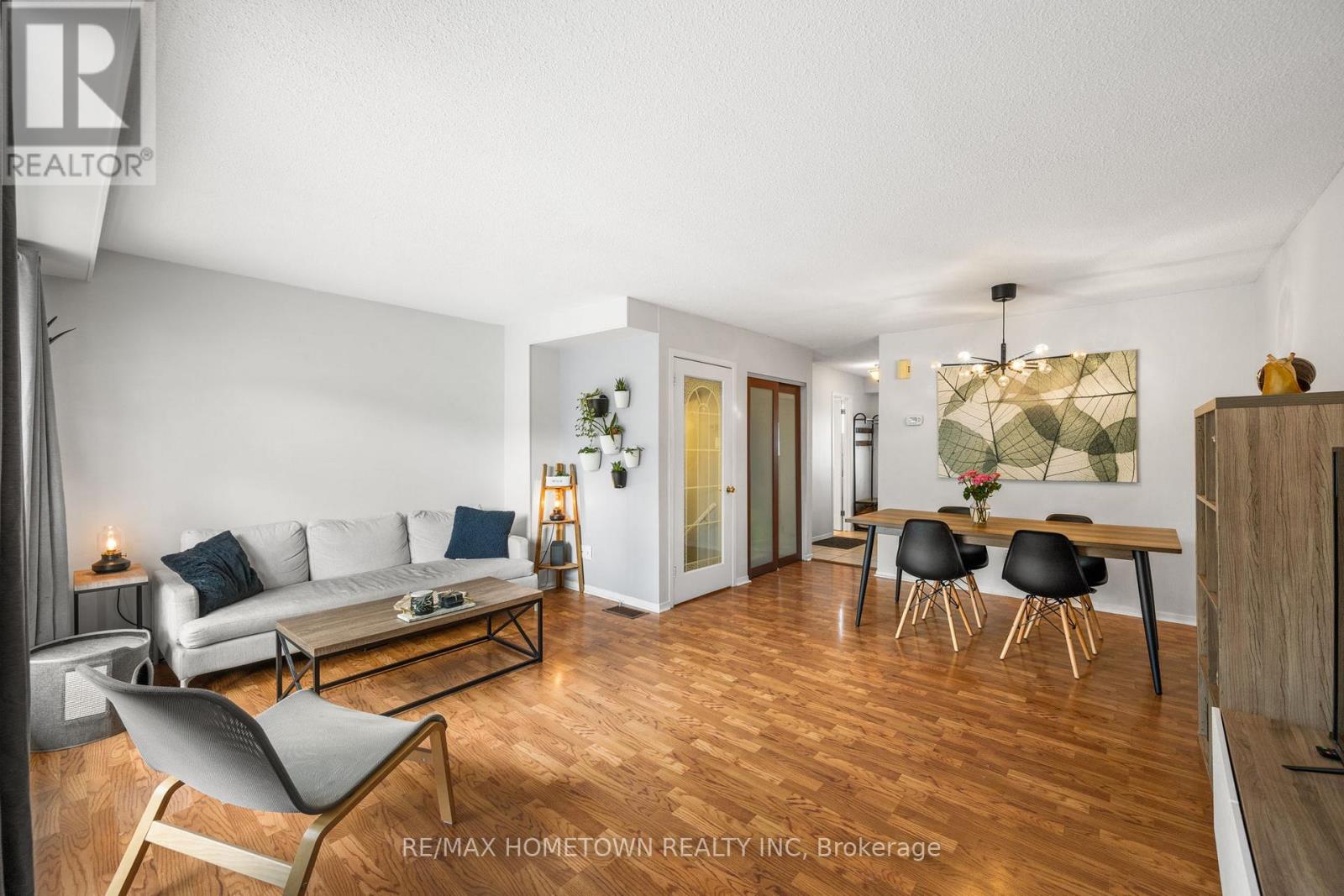 Photo 22 of 8 B Sonnet Crescent, Ottawa ON