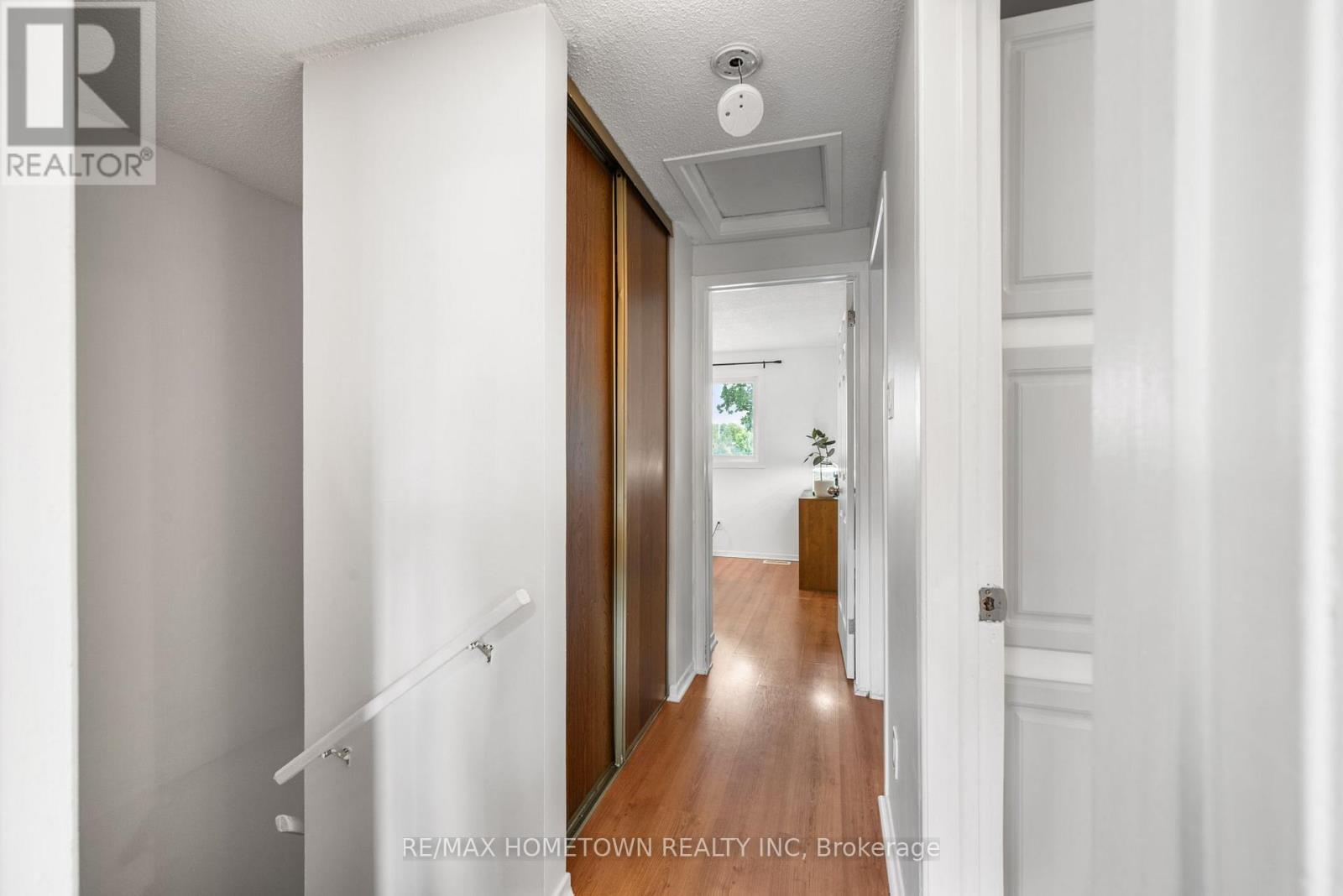 Photo 24 of 8 B Sonnet Crescent, Ottawa ON