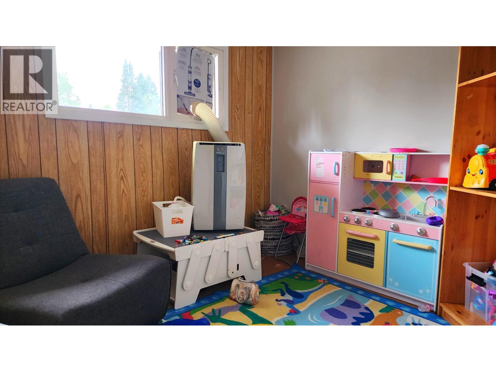 Photo 11 of 409 Beech Crescent, Prince George BC