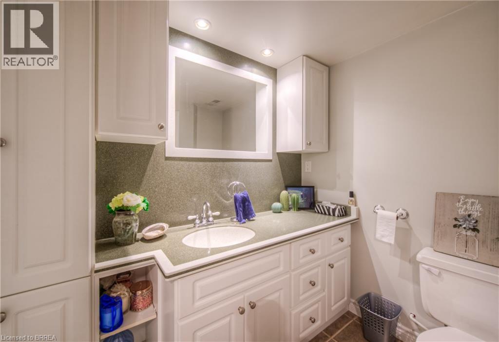 Photo 17 of 24 Allanton Boulevard, Brantford ON