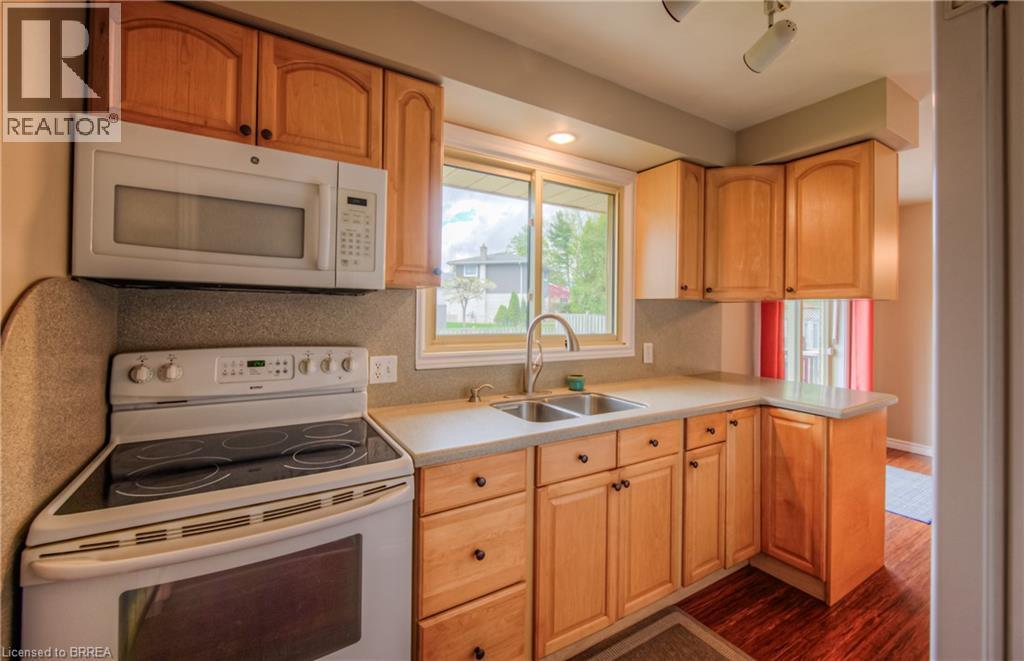 Photo 31 of 24 Allanton Boulevard, Brantford ON