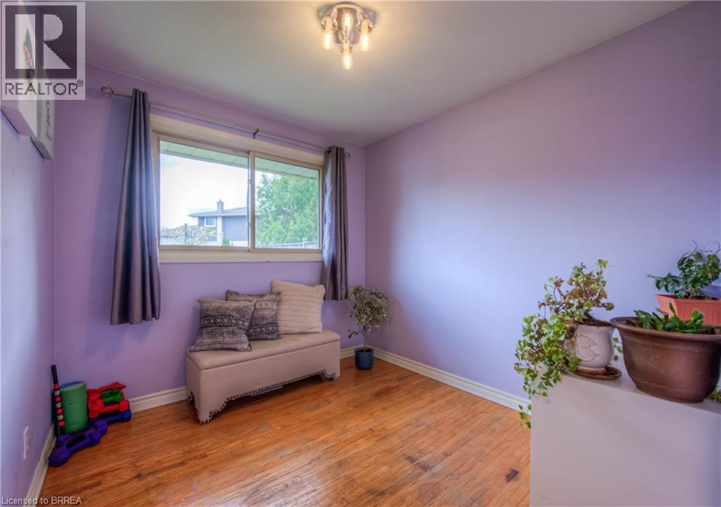 Photo 9 of 24 Allanton Boulevard, Brantford ON