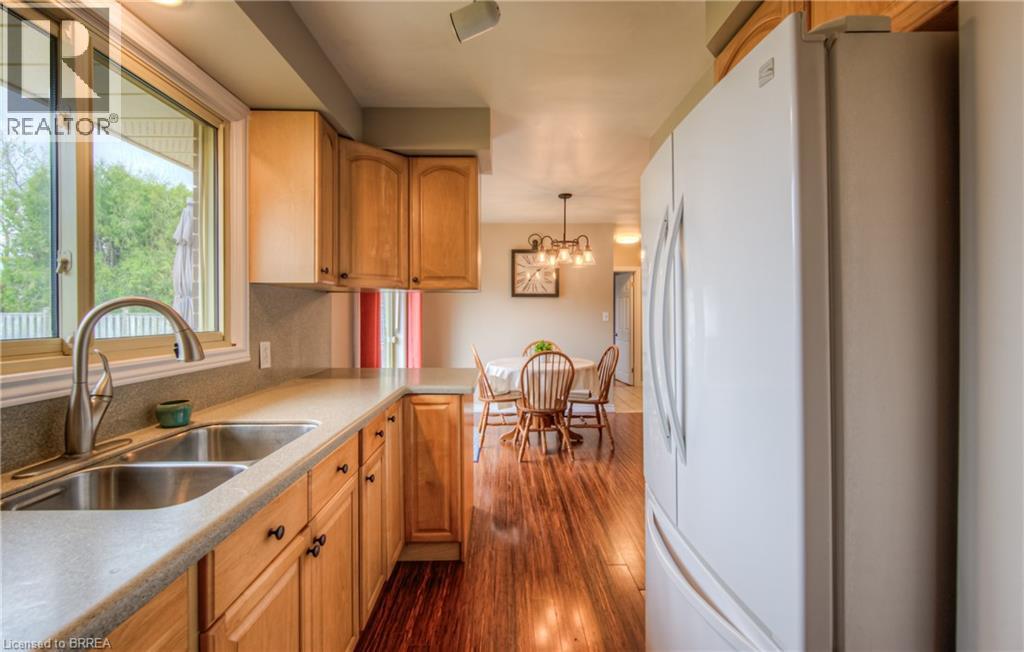 Photo 3 of 24 Allanton Boulevard, Brantford ON