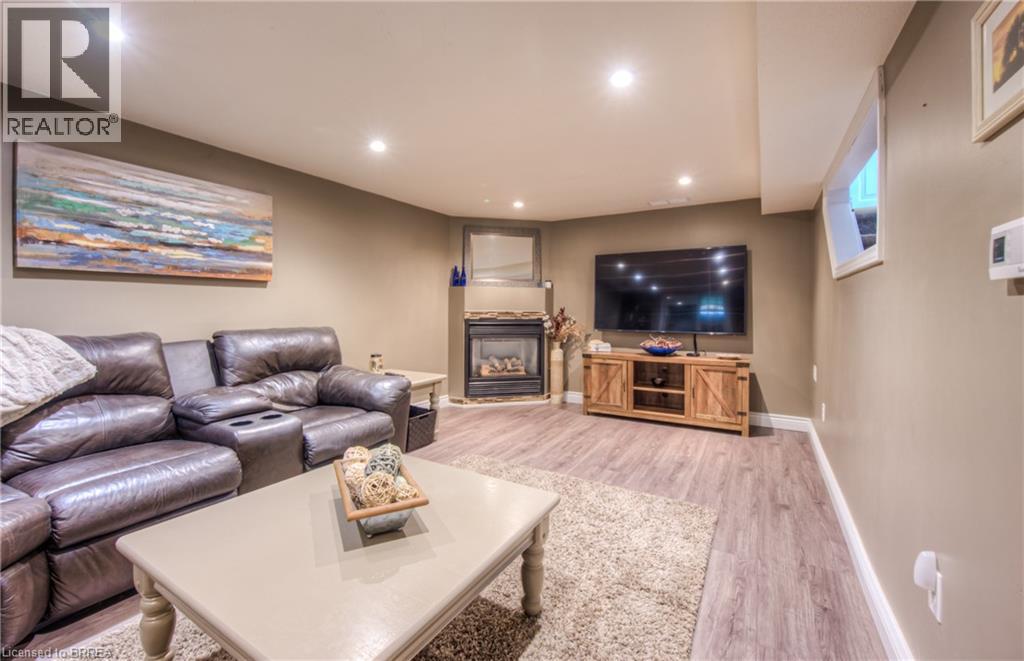 Photo 25 of 24 Allanton Boulevard, Brantford ON