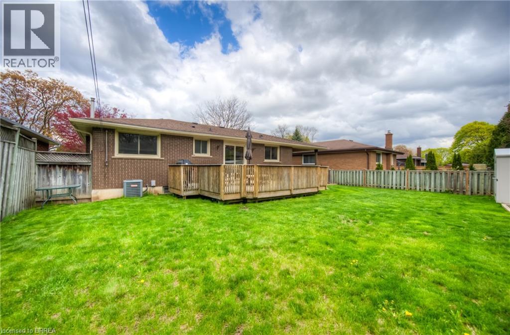 Photo 16 of 24 Allanton Boulevard, Brantford ON
