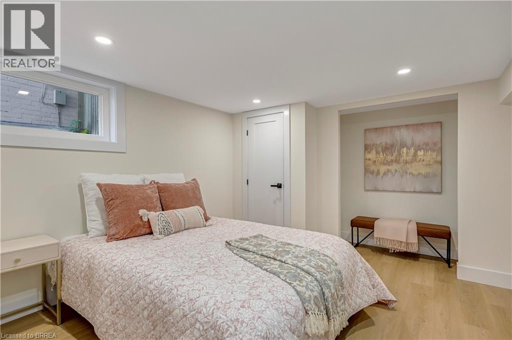 Photo 21 of 59 Eagle Avenue, Brantford ON