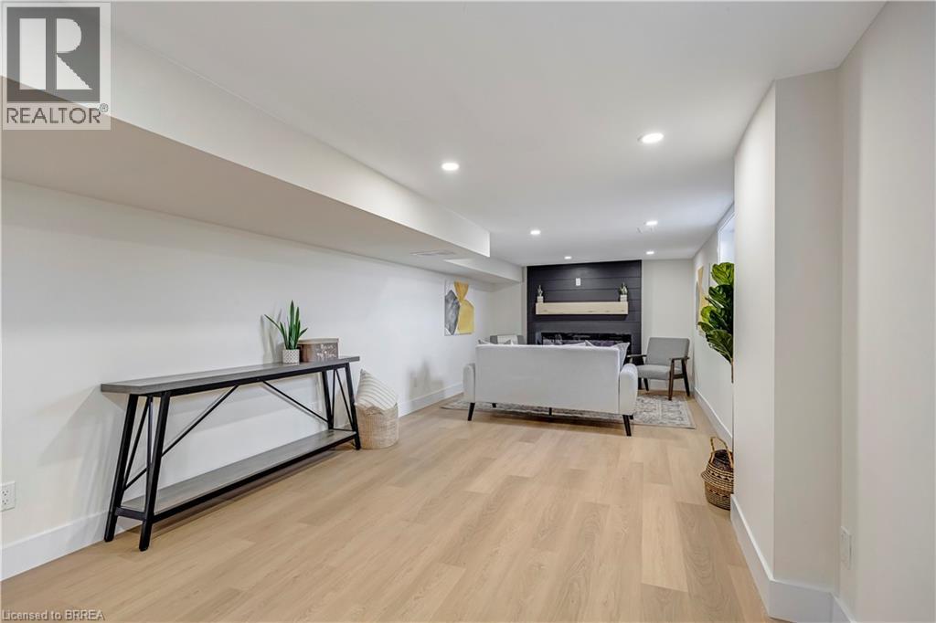 Photo 14 of 59 Eagle Avenue, Brantford ON