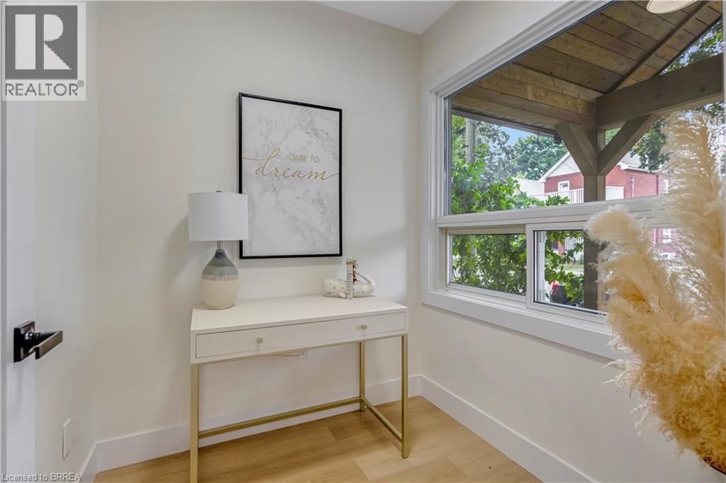 Photo 18 of 59 Eagle Avenue, Brantford ON