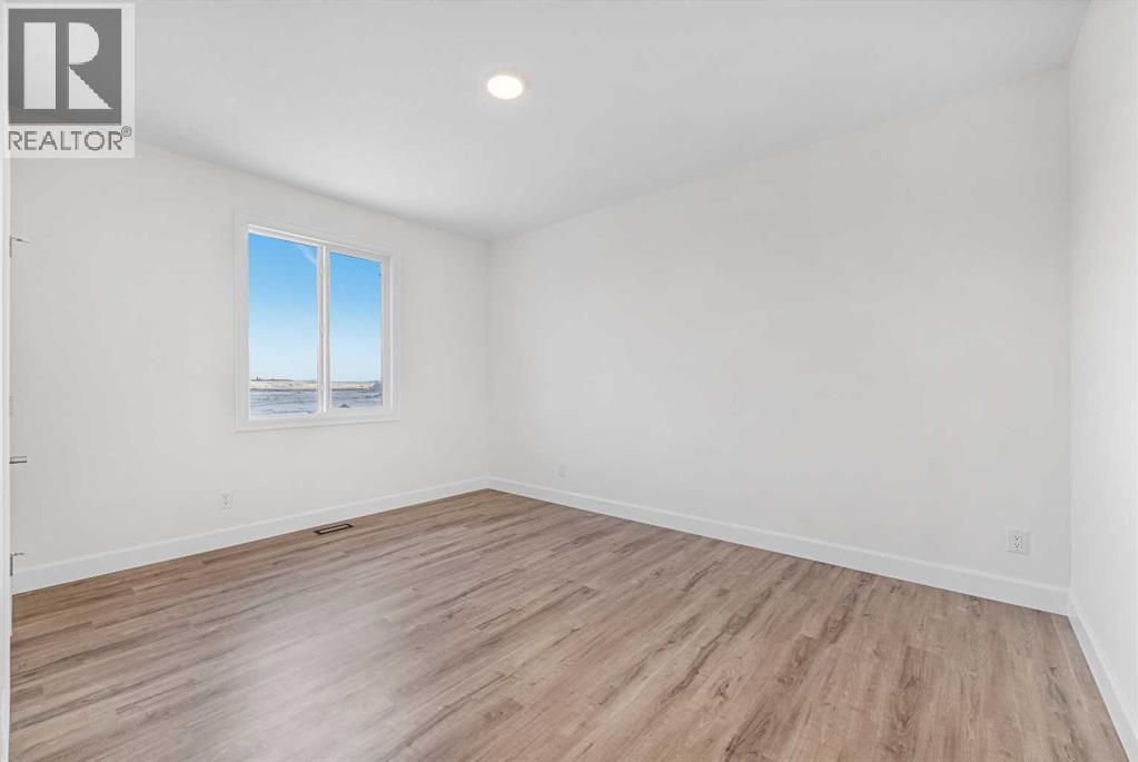 Photo 3 of 1059 Southwinds Green Sw, Airdrie AB