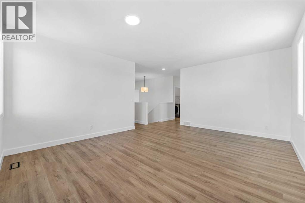 Photo 10 of 1059 Southwinds Green Sw, Airdrie AB