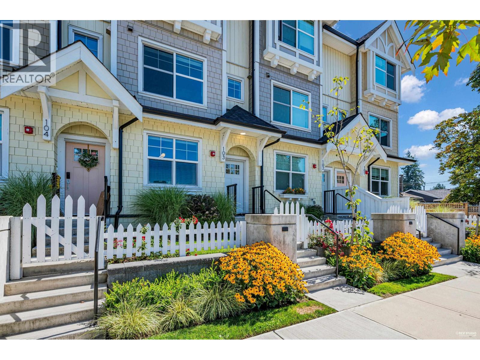 103 707 ROBINSON STREET, Coquitlam