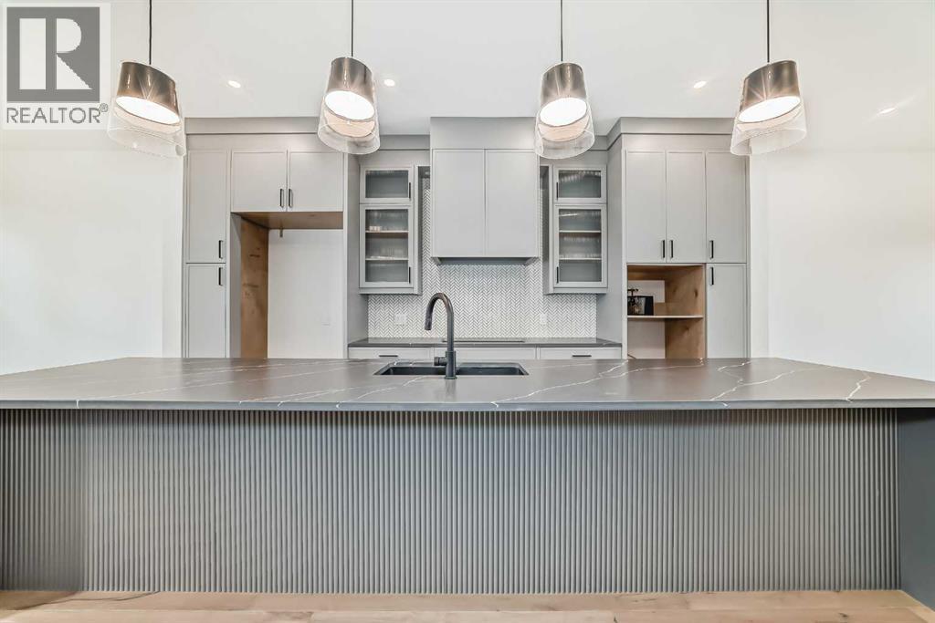 Photo 9 of 5008 21 A Street Sw, Calgary AB