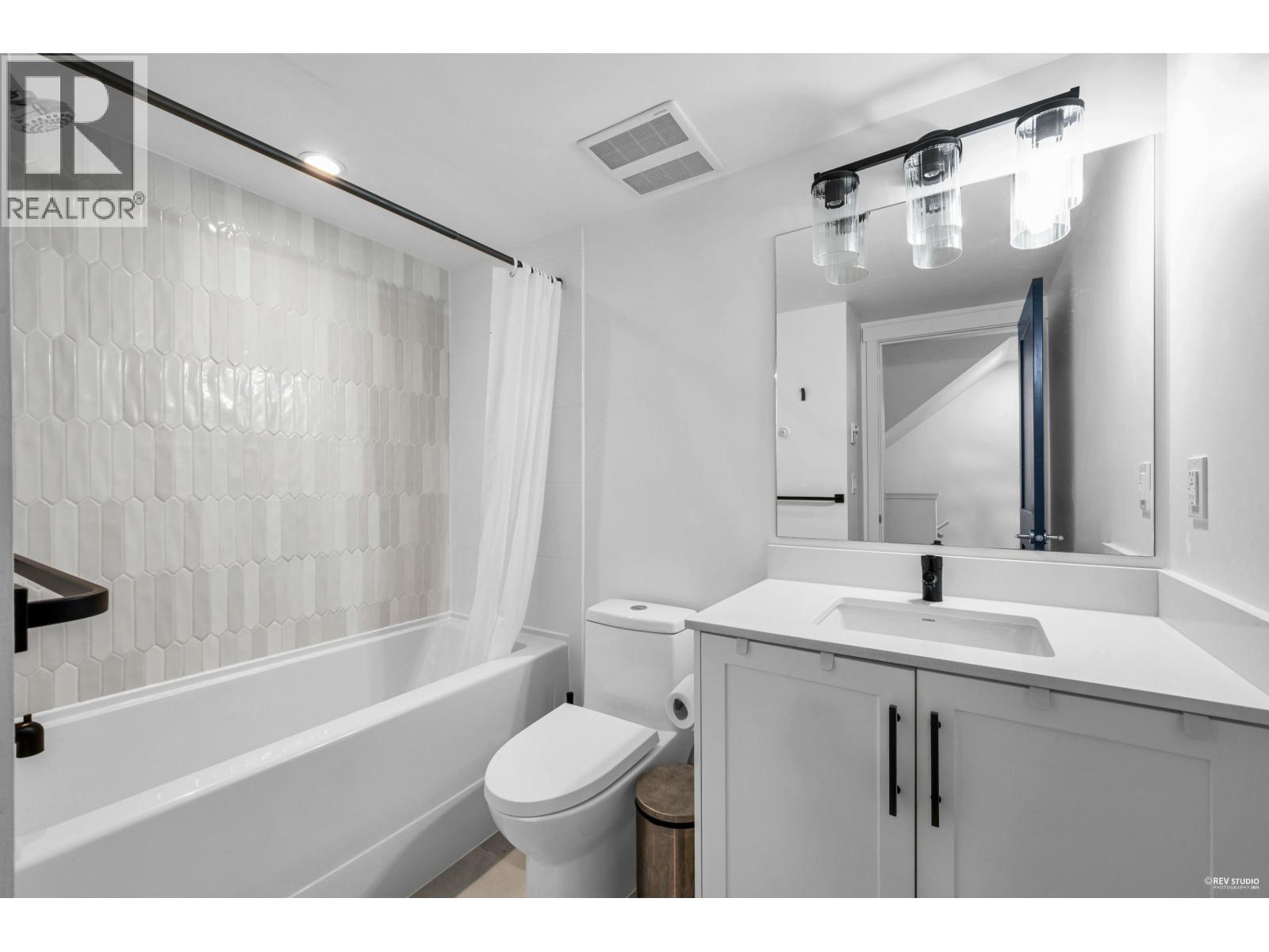 103 707 ROBINSON STREET, Coquitlam