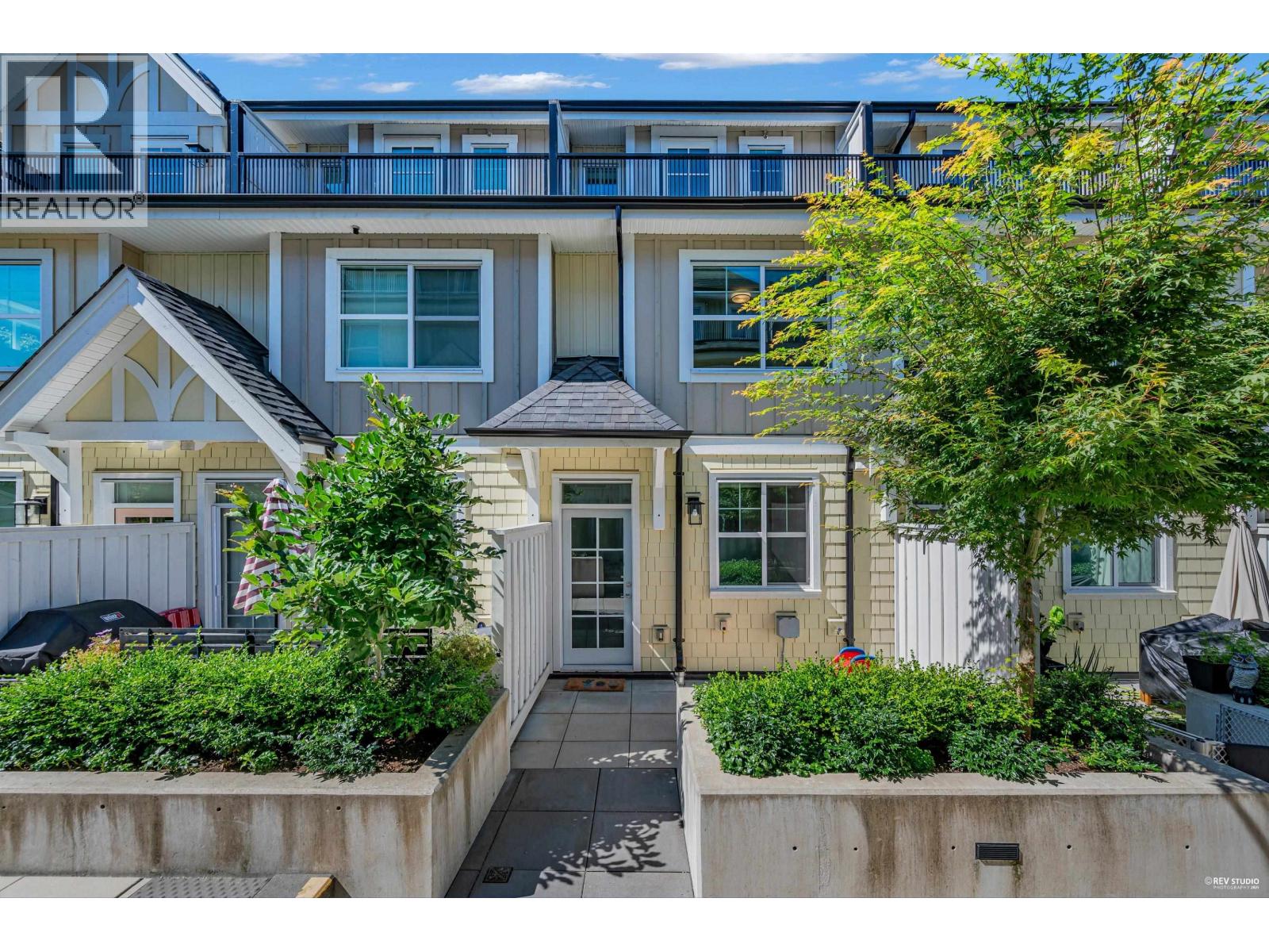 103 707 ROBINSON STREET, Coquitlam