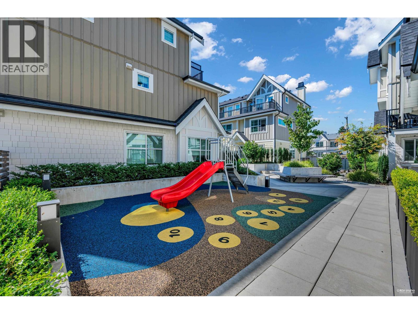 103 707 ROBINSON STREET, Coquitlam