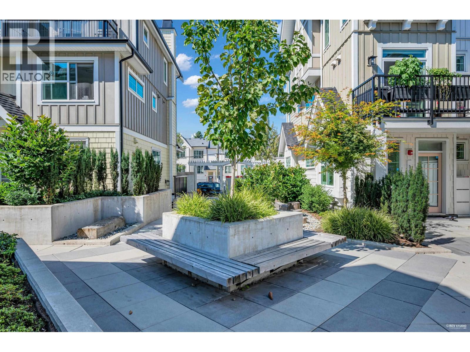 103 707 ROBINSON STREET, Coquitlam