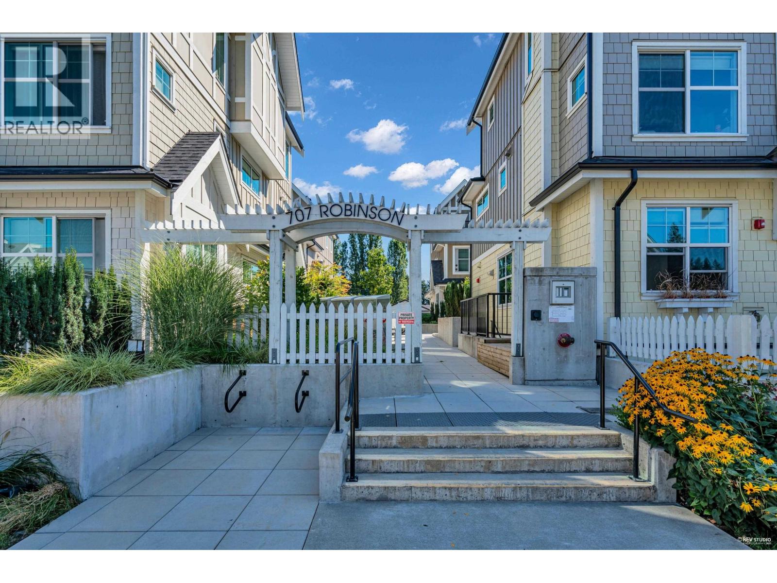 103 707 ROBINSON STREET, Coquitlam