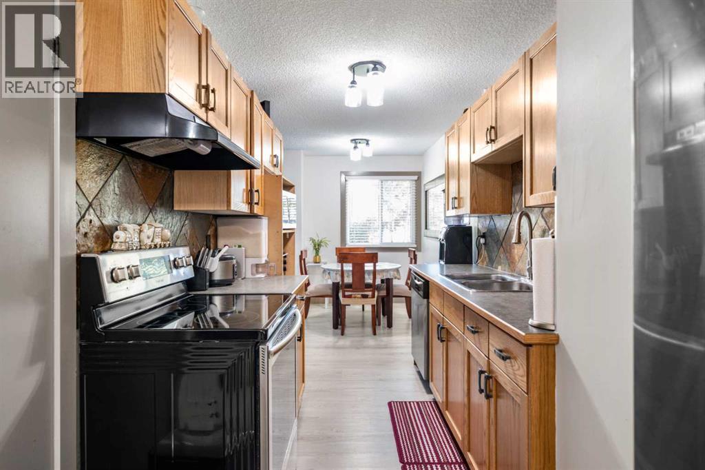 Photo 11 of 4409 33 Avenue Sw, Calgary AB