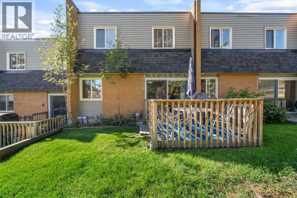 Photo 3 of 4409 33 Avenue Sw, Calgary AB