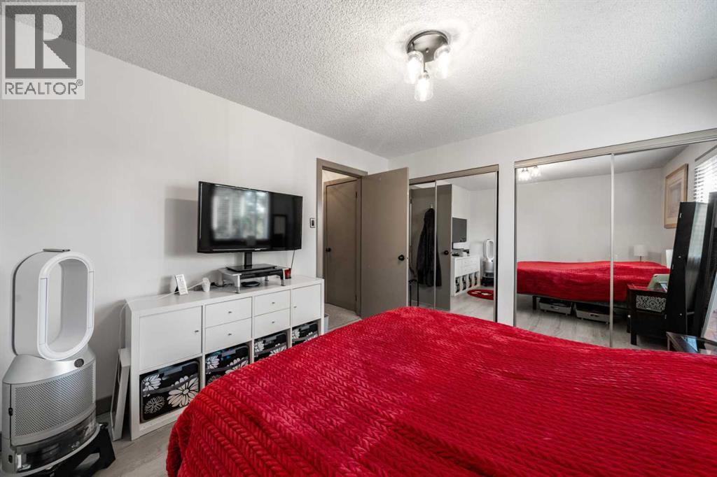 Photo 9 of 4409 33 Avenue Sw, Calgary AB