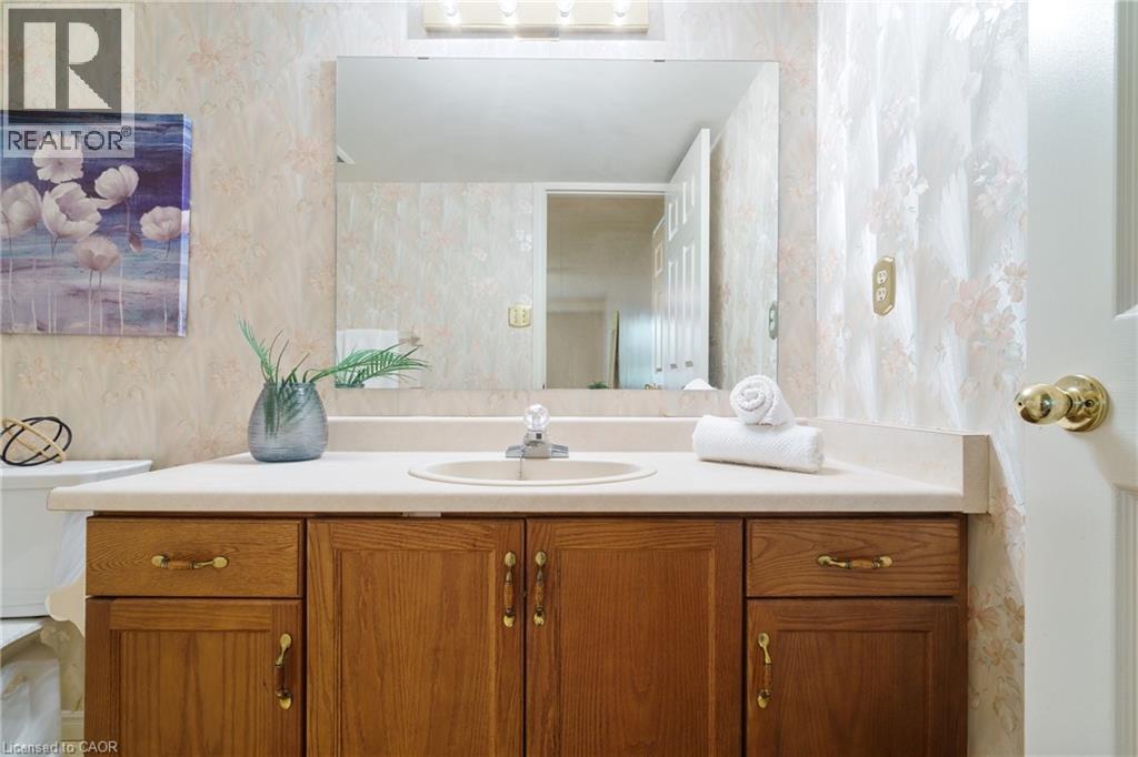 Photo 11 of 416 Limeridge Road Unit 213, Hamilton ON