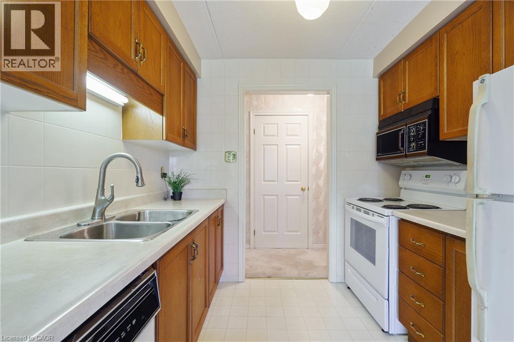 Photo 6 of 416 Limeridge Road Unit 213, Hamilton ON