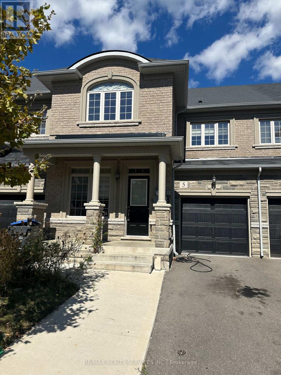 Photo 9 of 5 Hines Street, Brampton ON